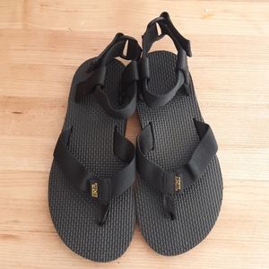 Teva like new sandals